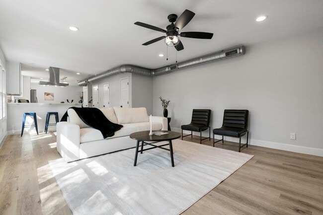 Photo - 2401 Lehigh Dr