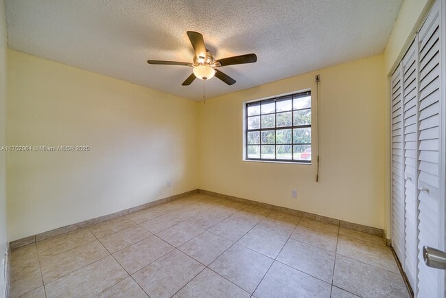 Photo - 800 Independence Dr Unit B