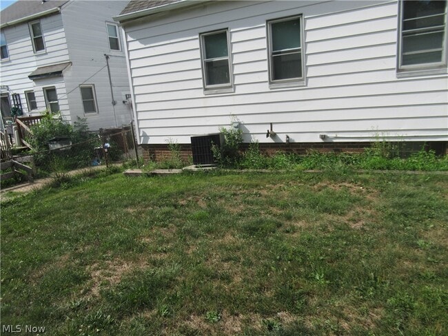 Photo - 5203 Maplecrest Ave