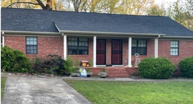 Building Photo - 142 Rushwood Dr