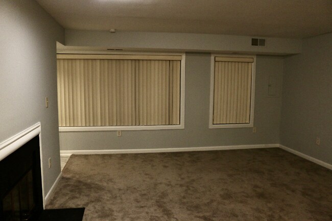 Photo - 9938 Hellingly Pl