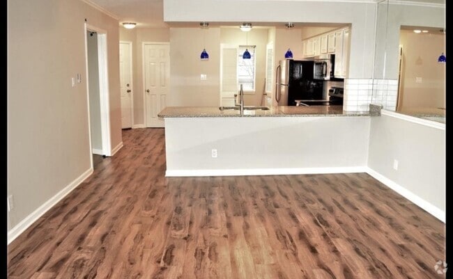 Building Photo - 108 Henry Chandler Dr Unit 108 Henry Chandler Rental