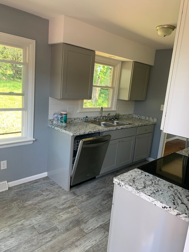 Photo - 507 Moran Ave