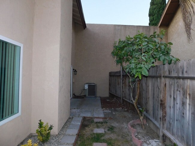 3525-3529 W. Park Balboa Ave.