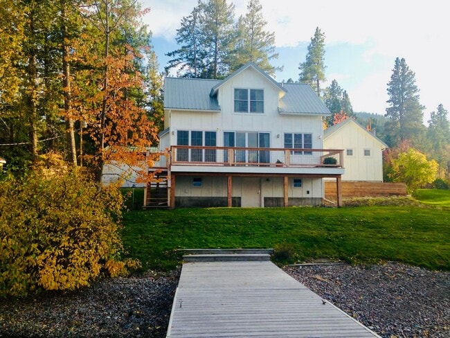 Building Photo - Fully Furnished House plus Mother-in-law suite - Lake Views & Access - Winter Rental Only