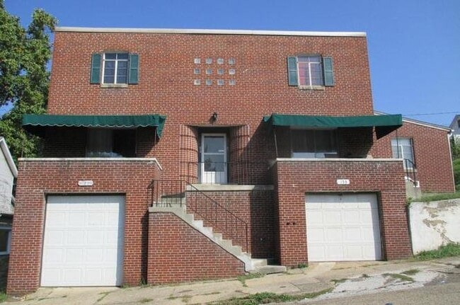 Building Photo - 153 E Walnut St