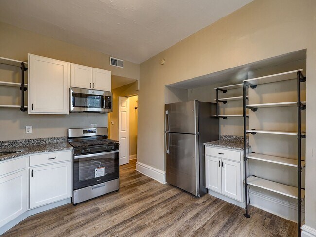 Photo - 1528 Green St Unit 2