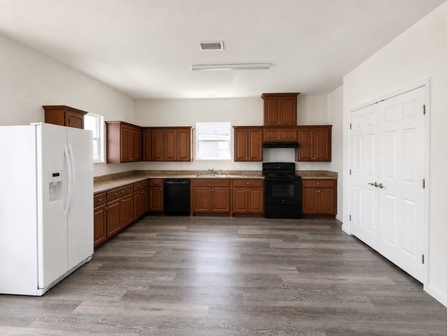 3/2/2-AVAILABLE FOR LATE OCTOBER-NOVEMBER MOVE IN