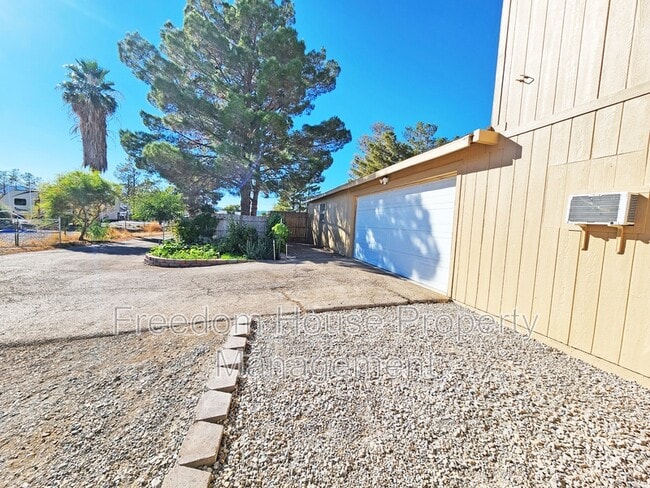 Photo - 5391 Money St