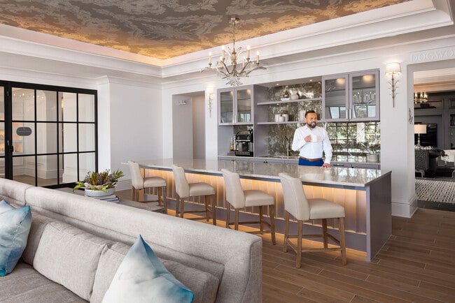 Photo - Novel Turtle Creek