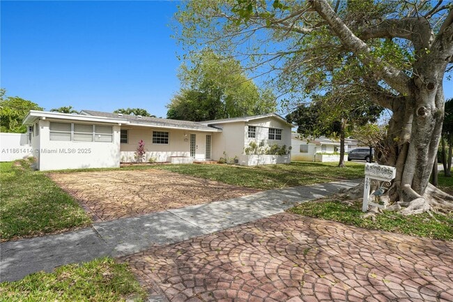 Photo - 1081 NE 179th St House