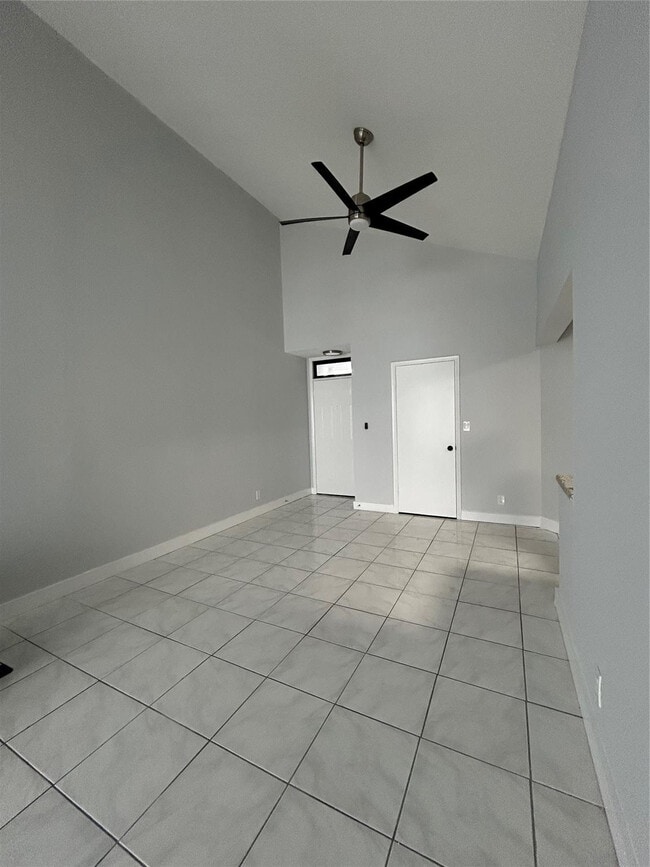 Photo - 211 Lake Pointe Dr Unit 212