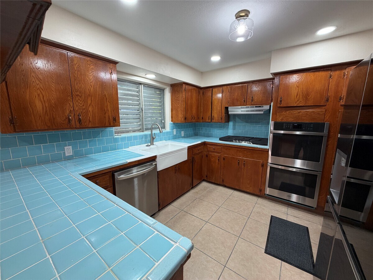 Photo - 2015 51st St