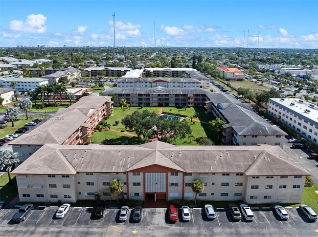 Photo - 5300 Washington St Unit G323