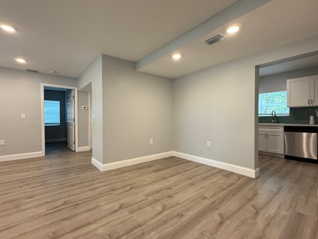 Rincón para comer - 5032 Welborn Rd