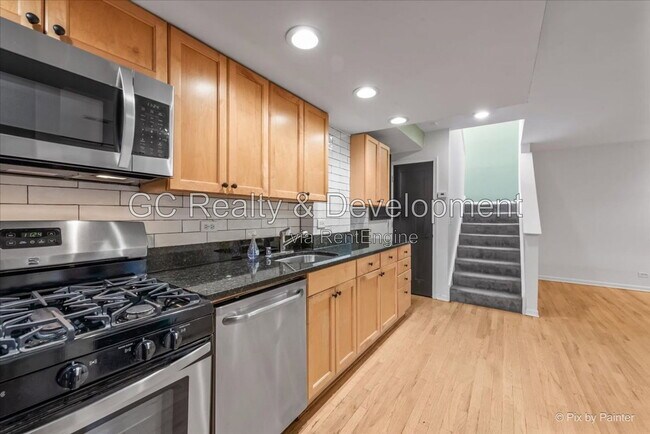 Photo - 832 W Barry Ave