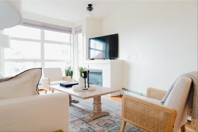 Photo - 315 24 Av SW Unit 318