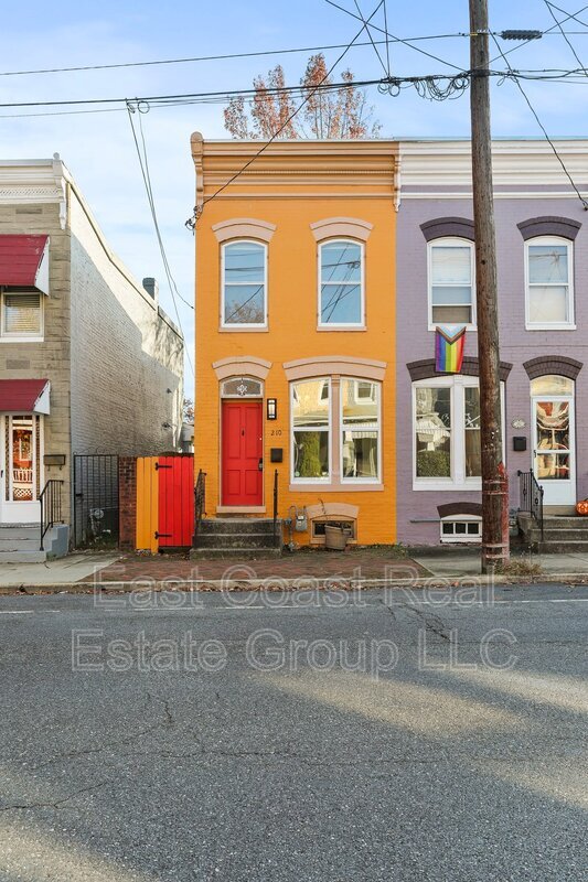 Photo - 210 W South St