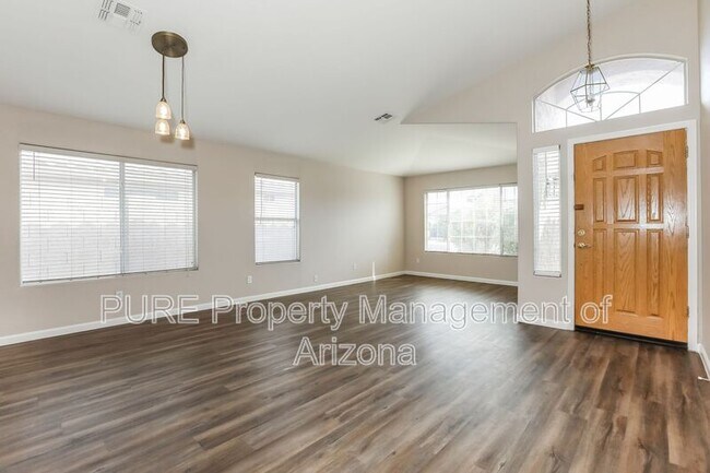 Photo - 624 W Douglas Ave