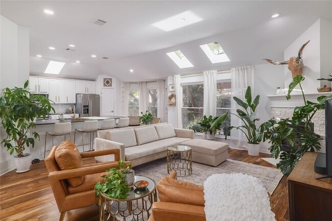 Photo - 8820 Escabosa Dr