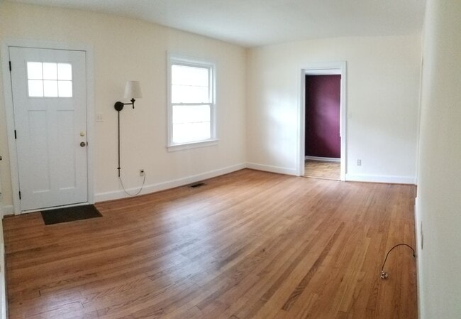 Photo - 702 Tanyard St
