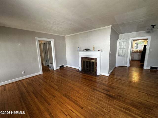 Photo - 702 E 3rd St