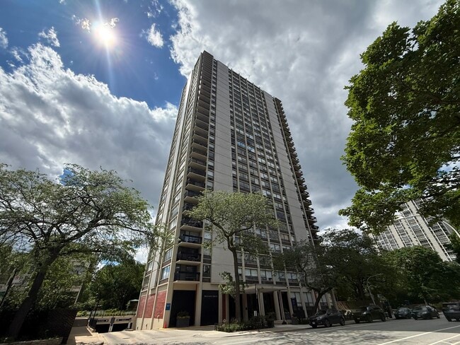 Building Photo - 1355 N Sandburg Terrace