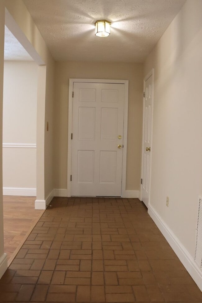 Photo - 3/2 Rental on a Roomy 1 Acre Lot!