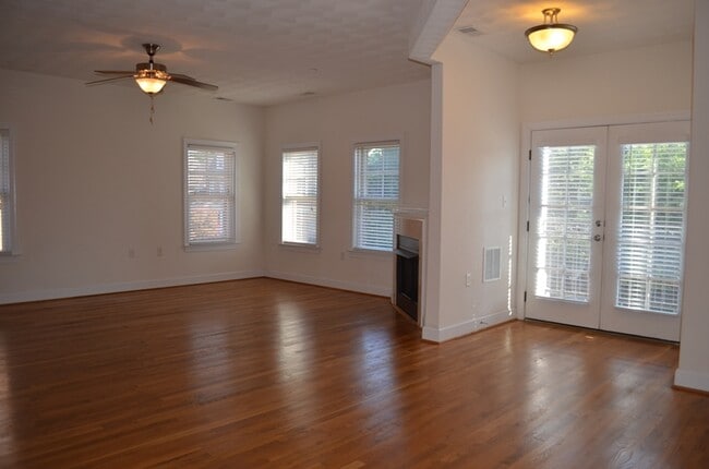Photo - 915 Colley Ave