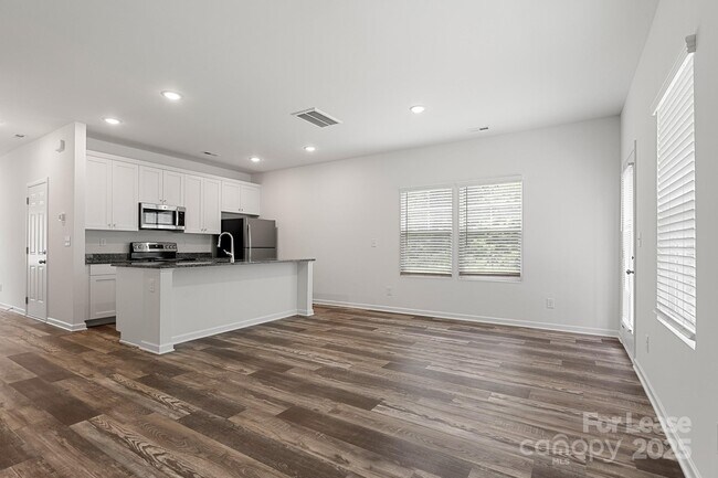 Photo - 110 Blakeslee Ct