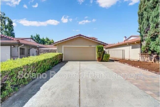 Photo - 2737 Almondwood Way