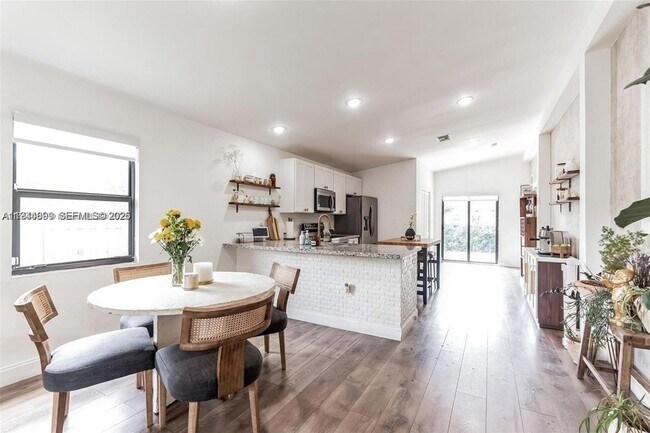 Photo - 944 NW 64th St