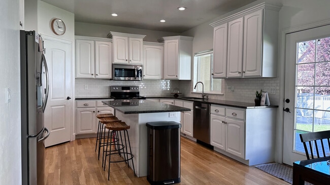 Photo - 1369 E 320 N