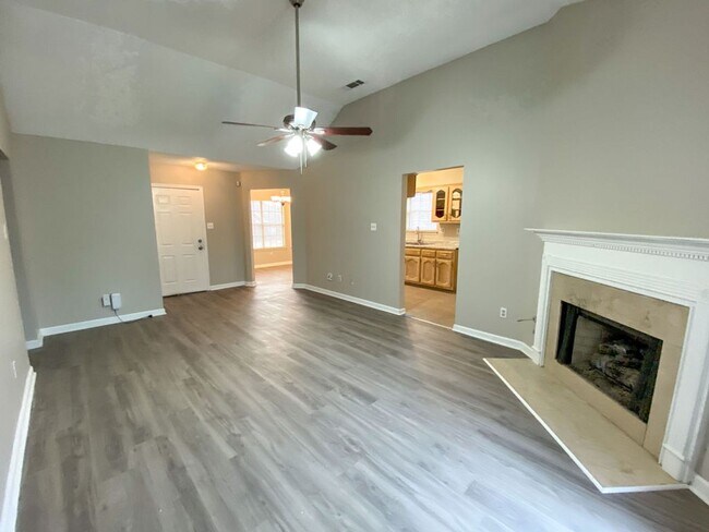 Photo - 3 bed, 2 bath in Cordova near Dexter and R...