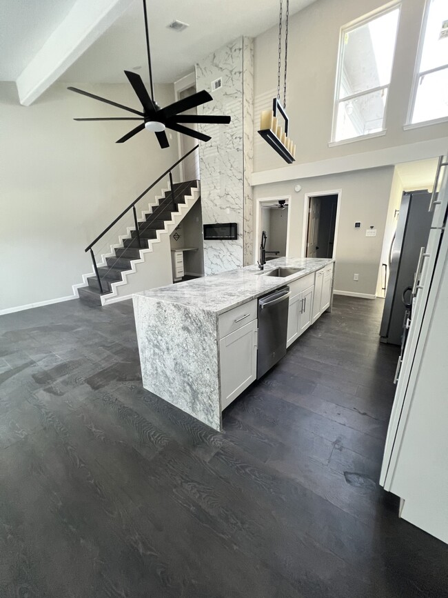 Photo - 7215 Holly Hill Dr