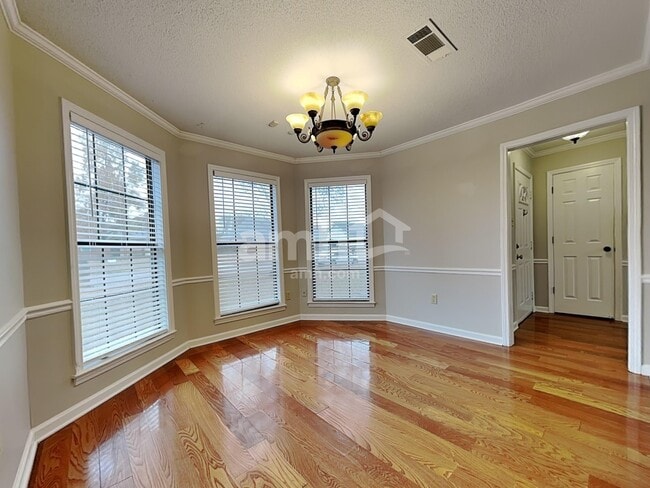 Photo - 7007 Meadowlands Pl