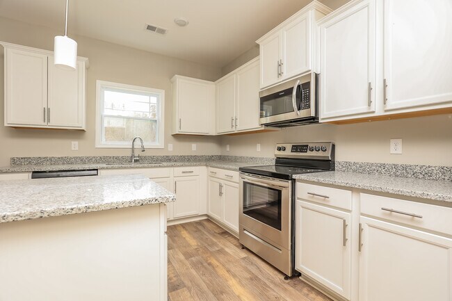 Photo - 1188 Black Oak Cir