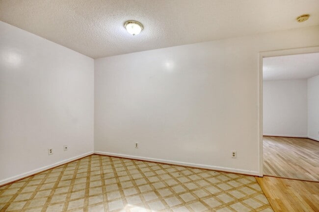 Photo - 1028 Duke St