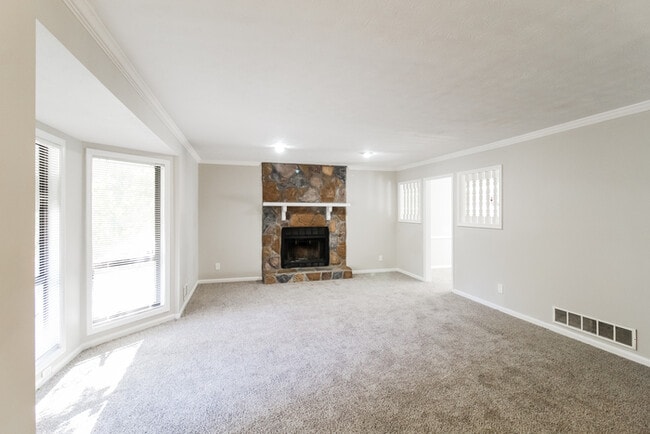 Photo - 5017 Dekalb Way