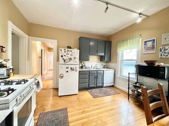 Photo - 191 Lowell St Unidad 2
