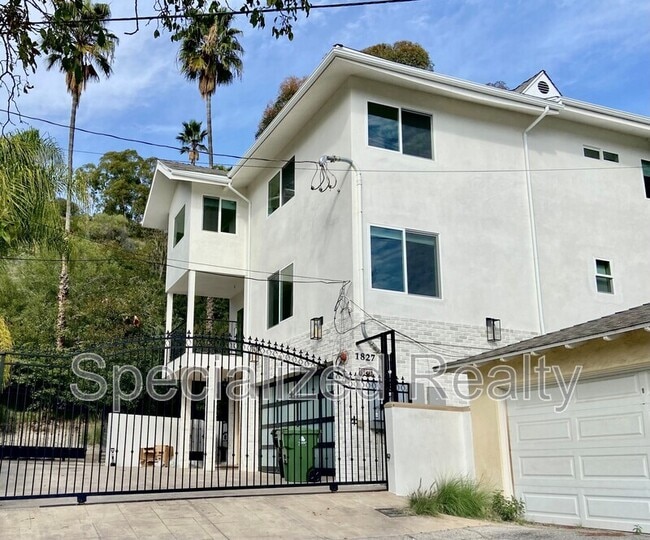 Building Photo - 1827 Hill Dr Rental