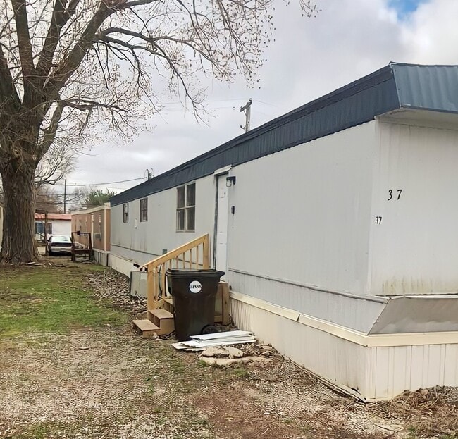 Building Photo - 37 Mahoning Ave