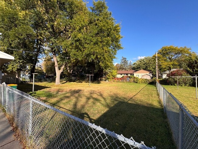 Photo - AVAILABLE NOW! Gorgeous, Newly Renovated 5...
