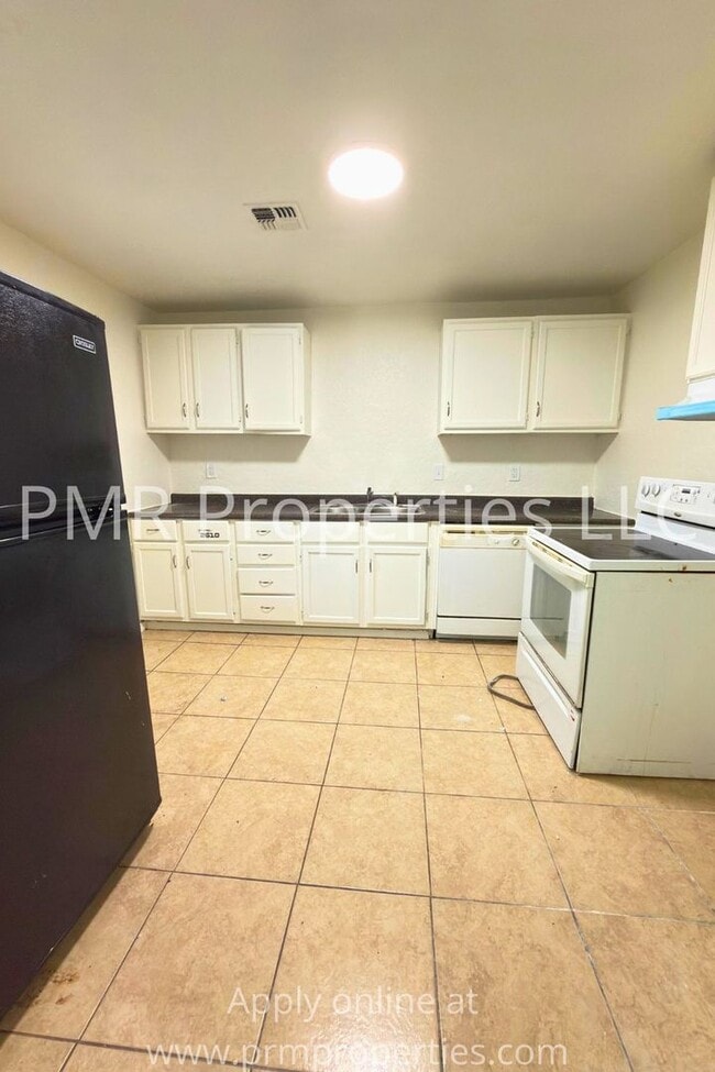 Photo - 3 Bedrooms / 1 Bathroom House