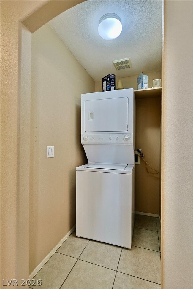 10048 Delicate Dew St