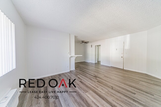 Photo - 7502 Canby Ave Unidad 1