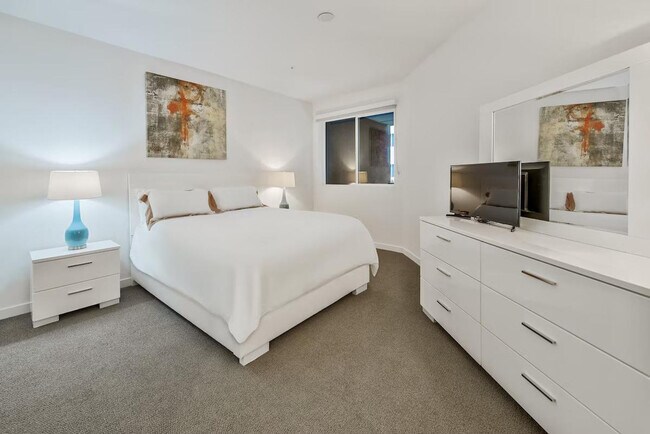 Photo - 593 Camino De La Reina Unidad SI ID1287538P