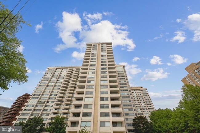 Building Photo - 4515 Willard Ave Unit 1120S Rental