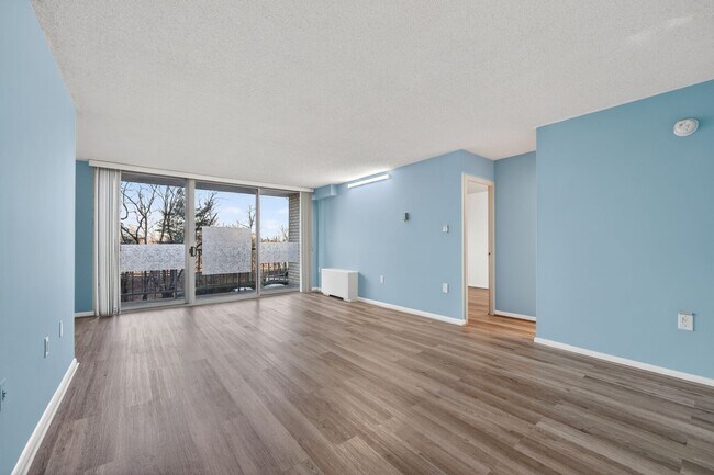 Photo - 2500 N Van Dorn St