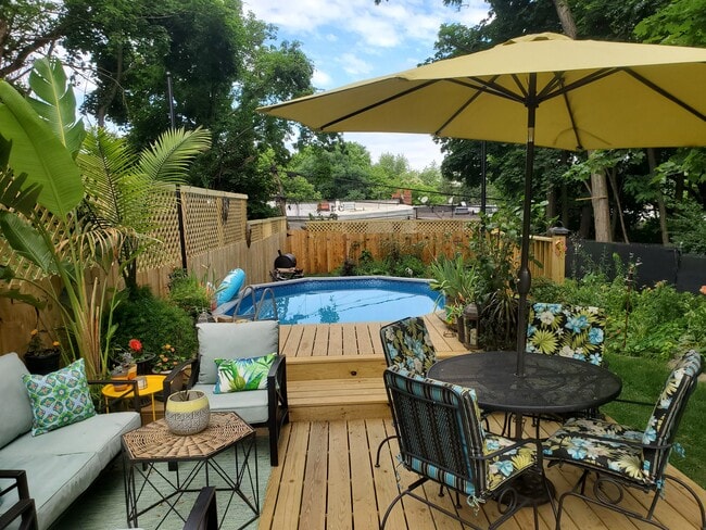 Photo - 293 E Bringhurst St